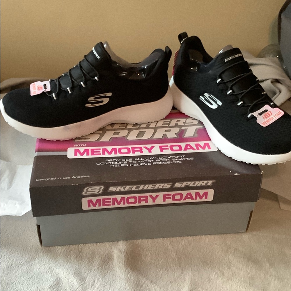 NIB Skechers Sport with Memory Foam Black 6.5